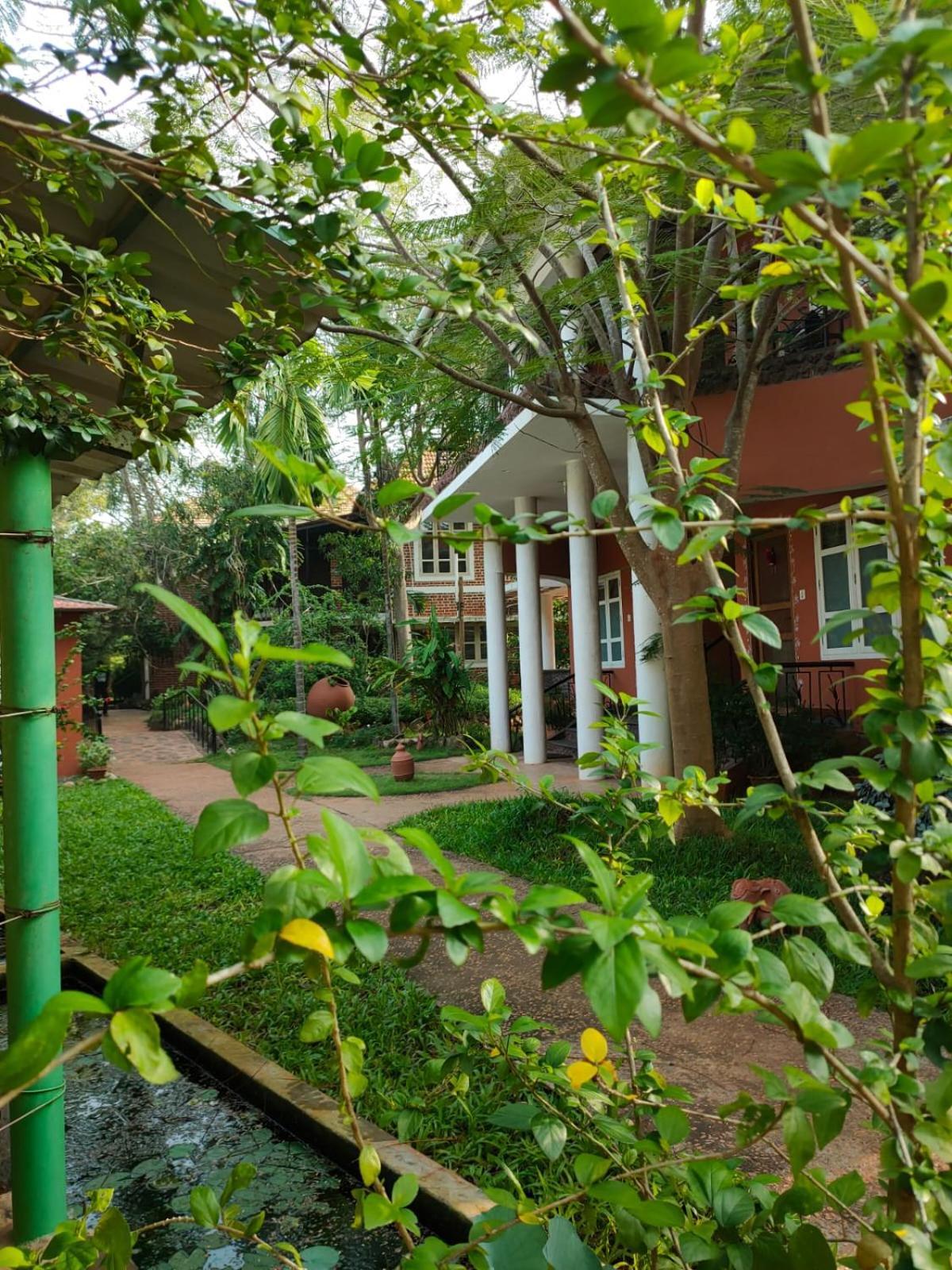 Inn Pondiville Forest Retreat Pondichéry Extérieur photo