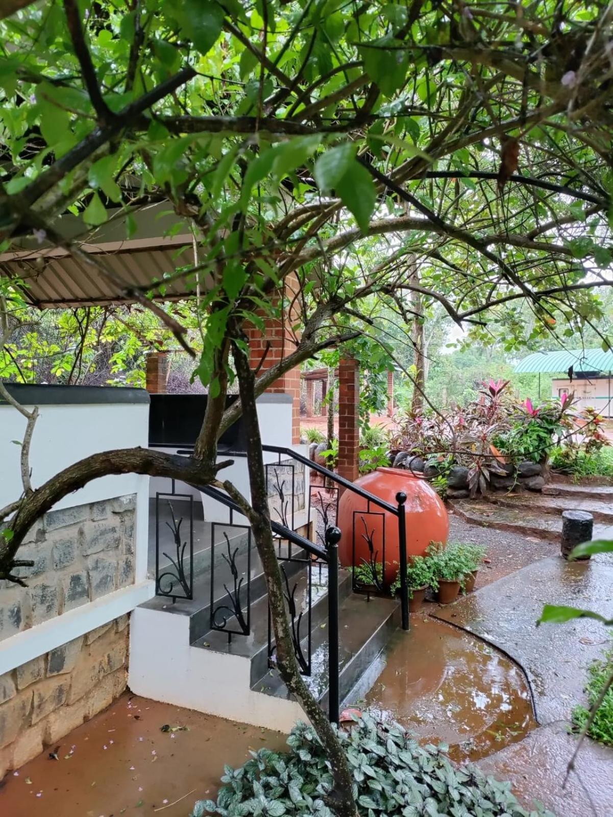 Inn Pondiville Forest Retreat Pondichéry Extérieur photo